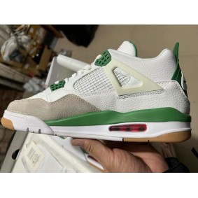 Air Jordan 4 Retro SB Pine Vert DR5415-103